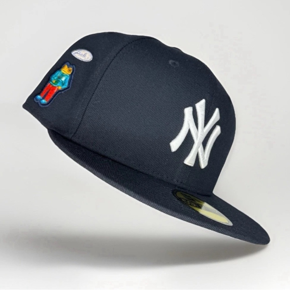 Yankee’s Size 8- New Era 59Fifty (5950) x Bad Bunny x FRSH Company ‘Nuevayol’ 🔥